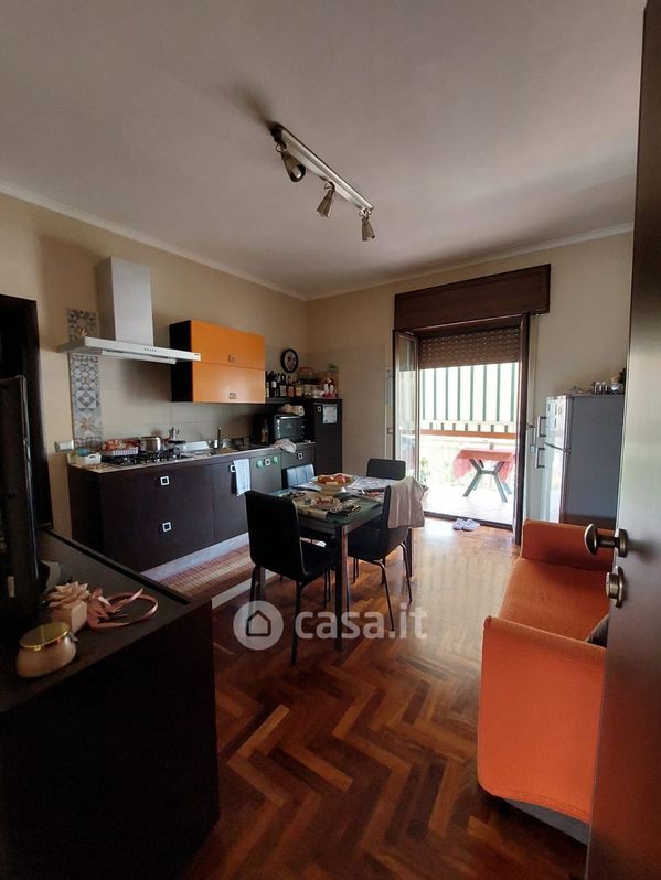 Appartamento in Vendita in Via Sartania a Napoli