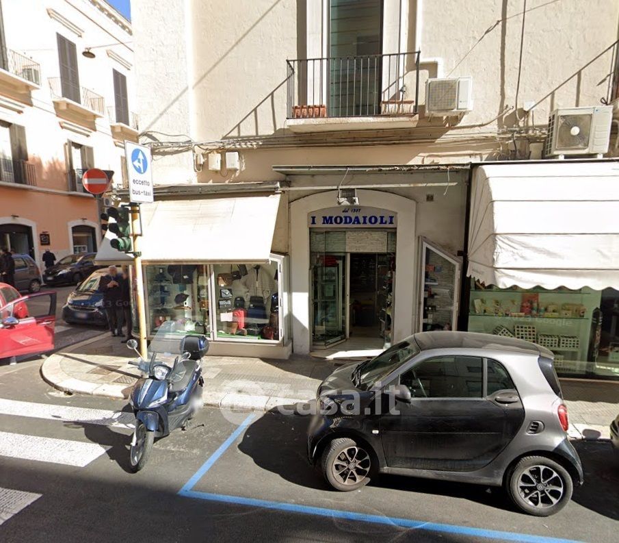 Negozio/Locale commerciale in Affitto in Via Niccolò Piccinni 89 a Bari