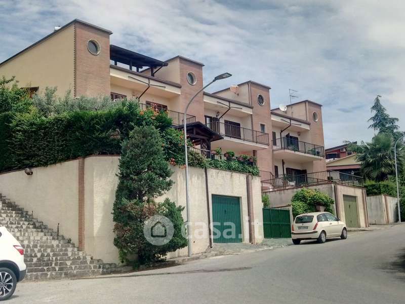 Villa in Vendita in Contrada Muoio Piccolo a Cosenza