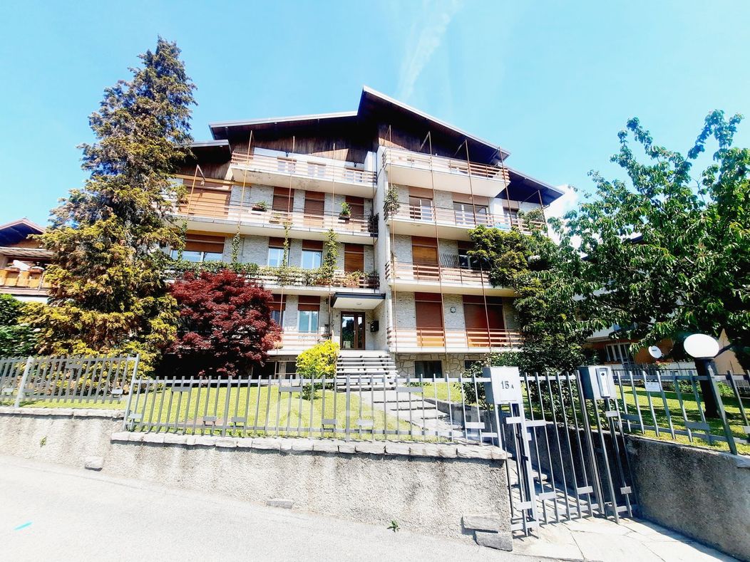 Appartamento in Vendita in Via Fratelli Bandiera 15 a Varese