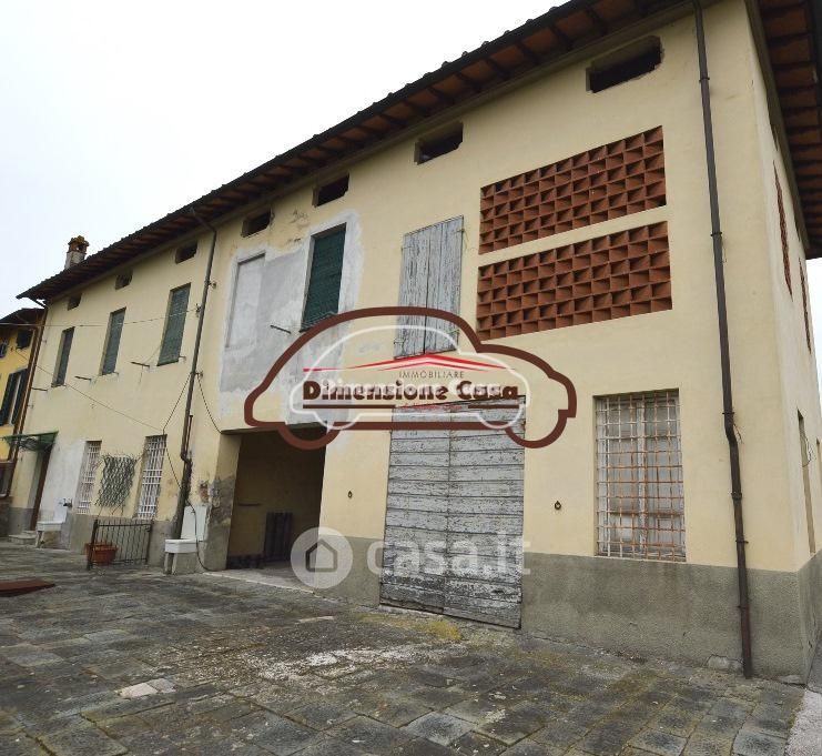 Rustico/Casale in Vendita in Via Giovanni Carignani 55100 a Lucca