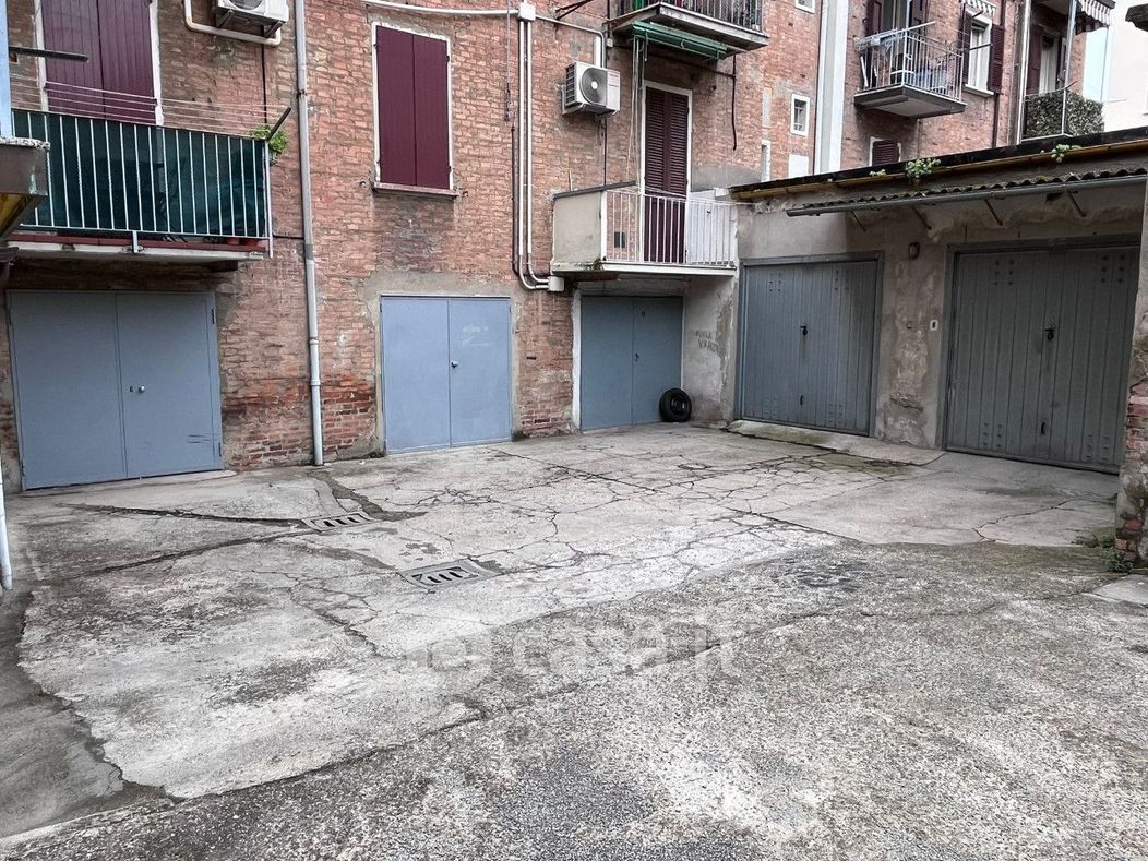 Garage/Posto auto in Vendita in Via dal Lino a Bologna
