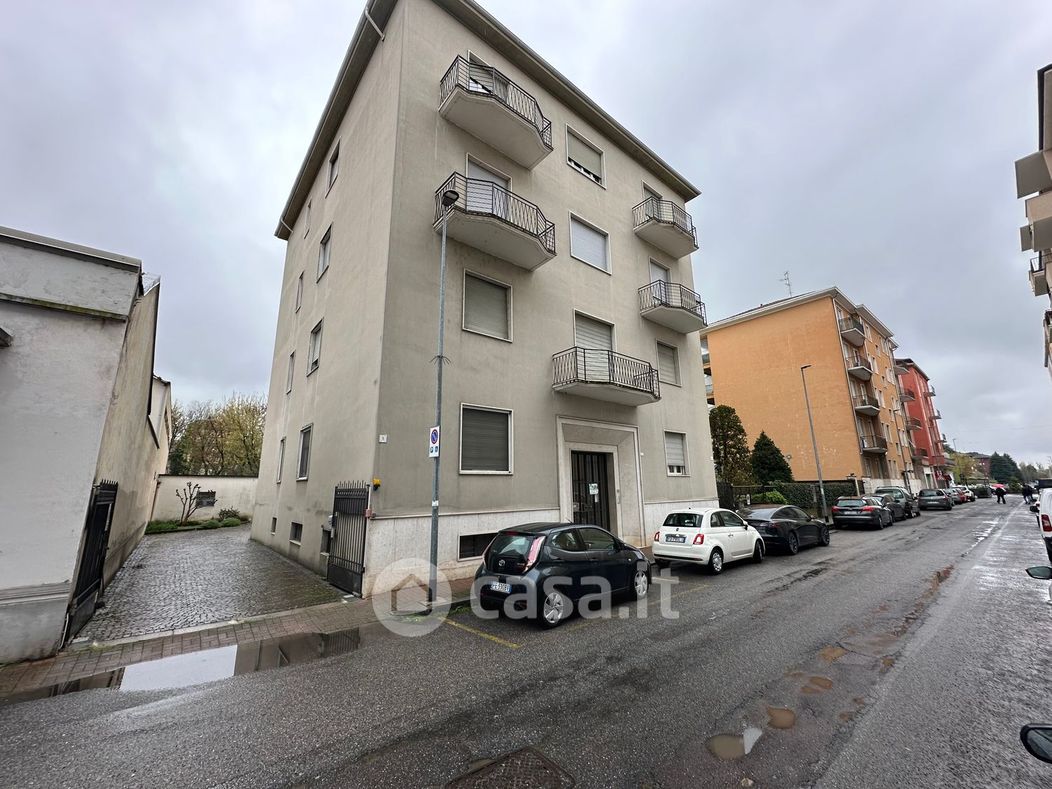 Appartamento in Vendita in Via Guido Cavalcanti 11 a Vercelli