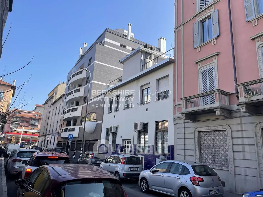 Palazzo in Vendita in Via Conte Verde a Milano