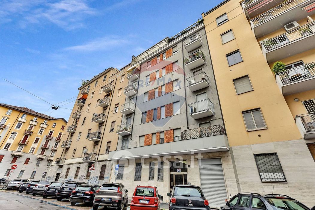 Appartamento in Vendita in Via dei Contarini 1 a Milano