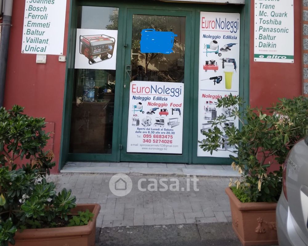 Negozio/Locale commerciale in Affitto in Via Laviceo a Acireale