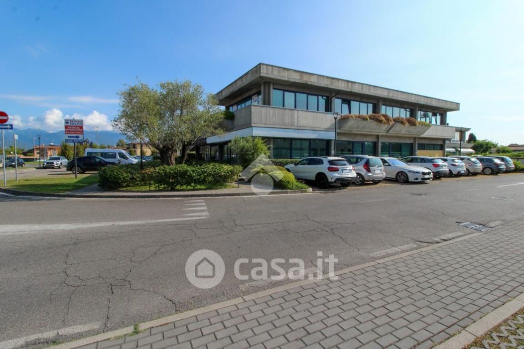 Ufficio in Affitto in Via Vittorio Gassman a Manerba del Garda