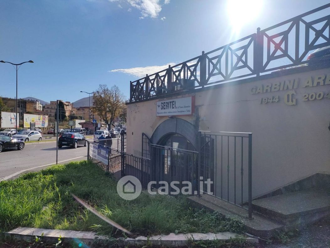 Negozio/Locale commerciale in Vendita in Via San Bonaventura a Viterbo