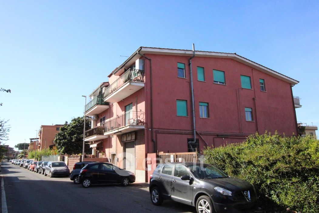 Appartamento in Vendita in Via Francesco Donati 169 a Roma