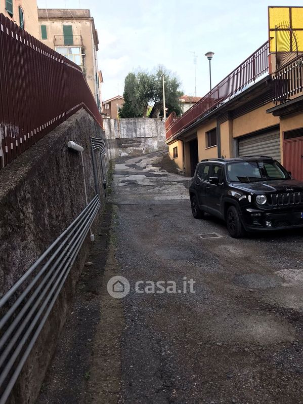 Garage/Posto auto in Vendita in Via San Martino Al Cimino a Roma