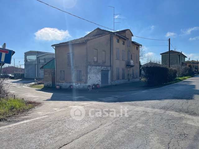 Rustico/Casale in Vendita in Via Canale Naviglio 49 a Parma