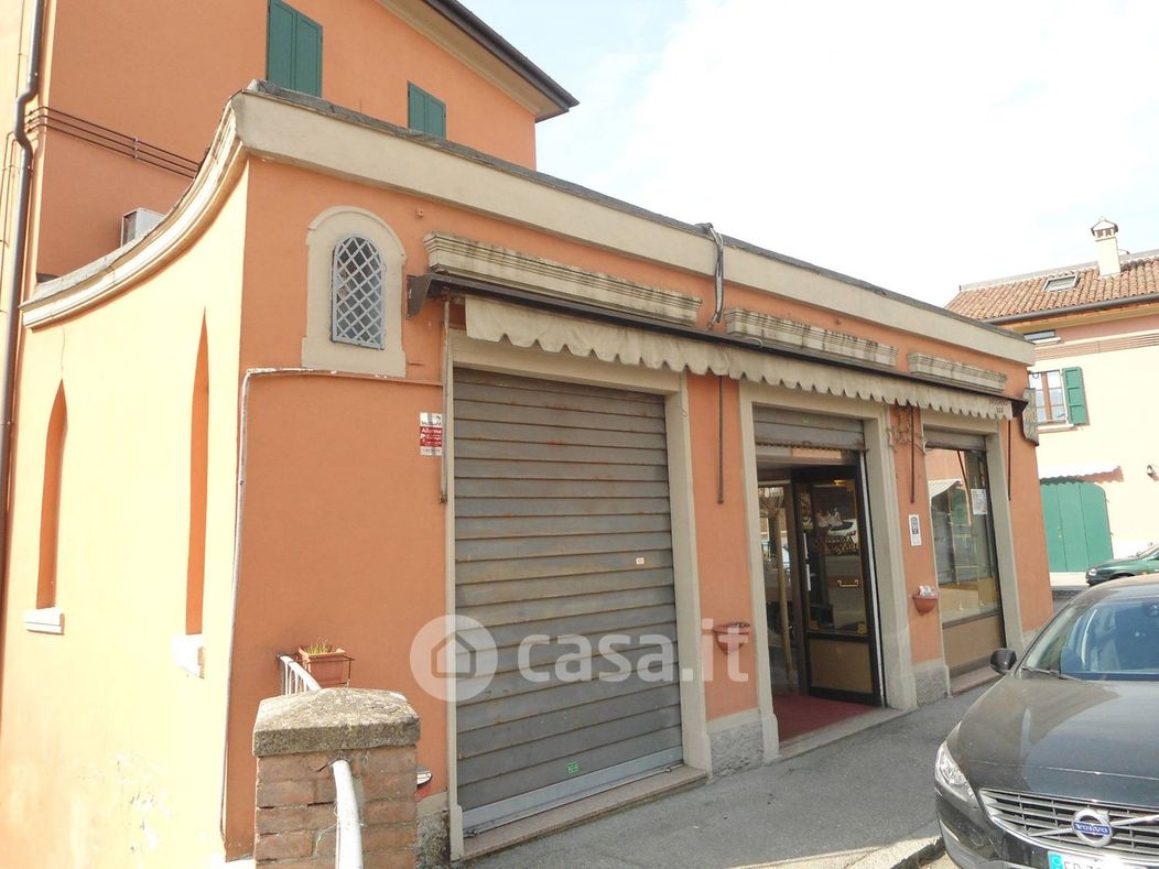 Negozio/Locale commerciale in Affitto in Via San Savino a Bologna