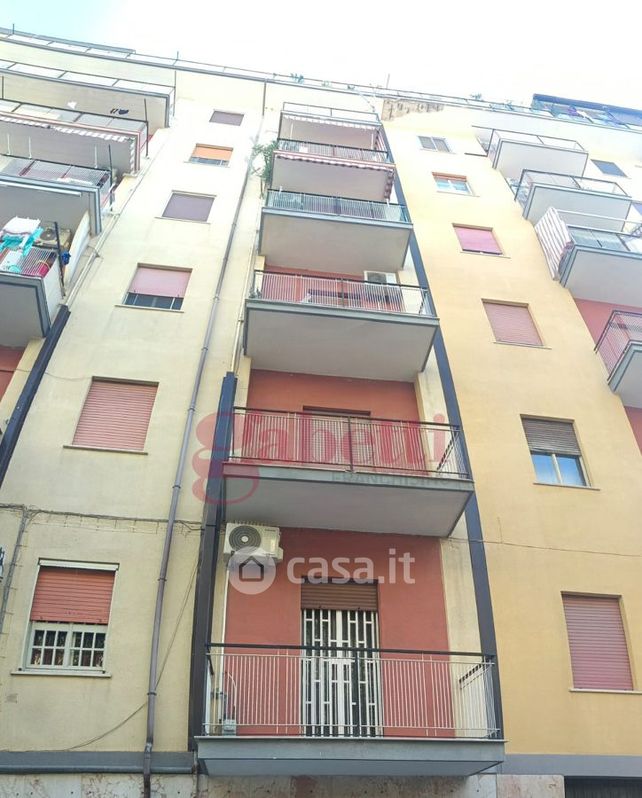 Appartamento in Vendita in Via Rocco Jemma a Palermo
