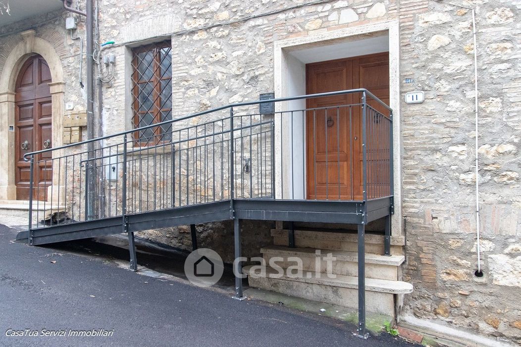 Ufficio in Affitto in Via Camillo Benso Conte di Cavour a Montecchio