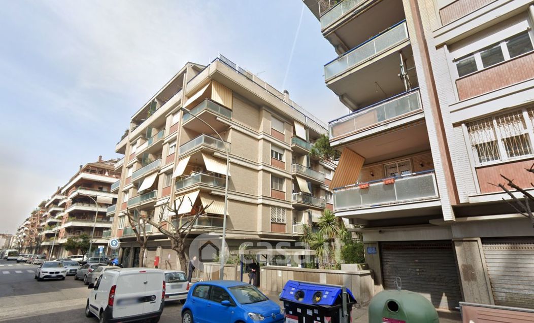 Appartamento in Vendita in Via Corrado del Greco 64 a Roma