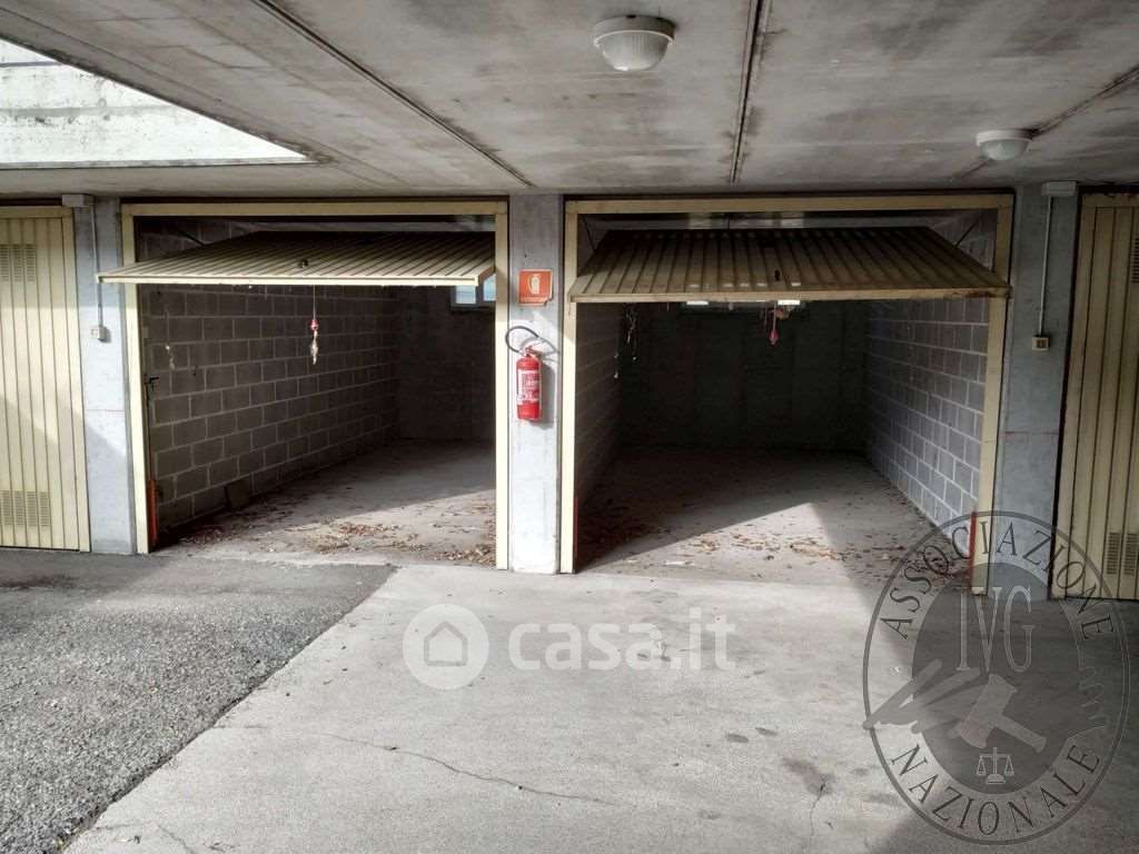 Garage/Posto auto in Vendita in a Tarcento