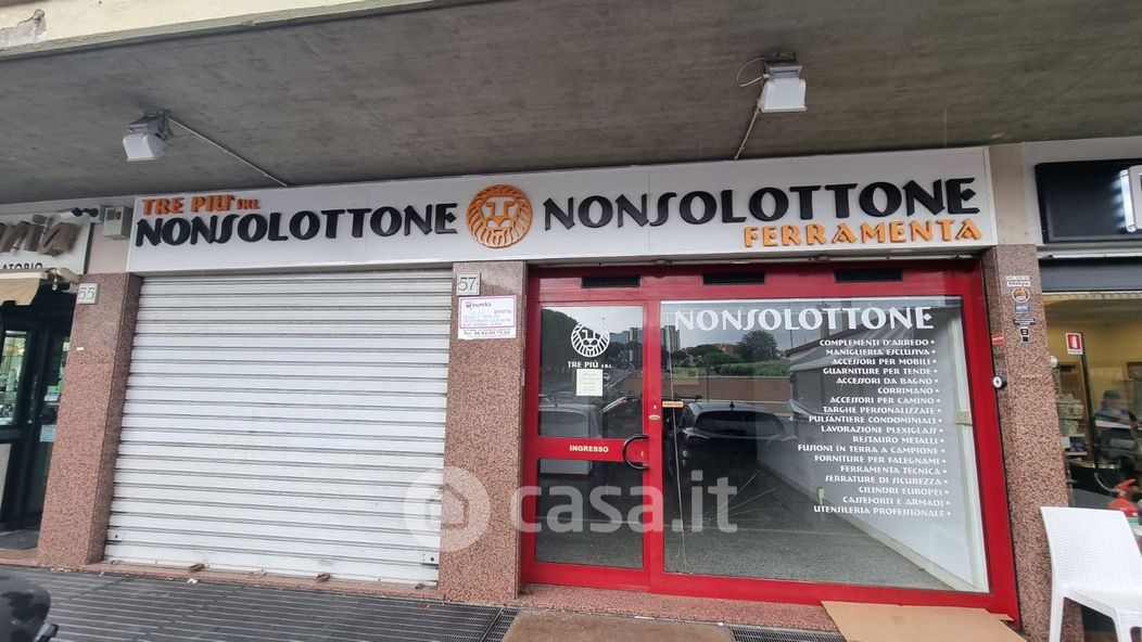 Negozio/Locale commerciale in Affitto in Via Tino Buazzelli 57 a Roma