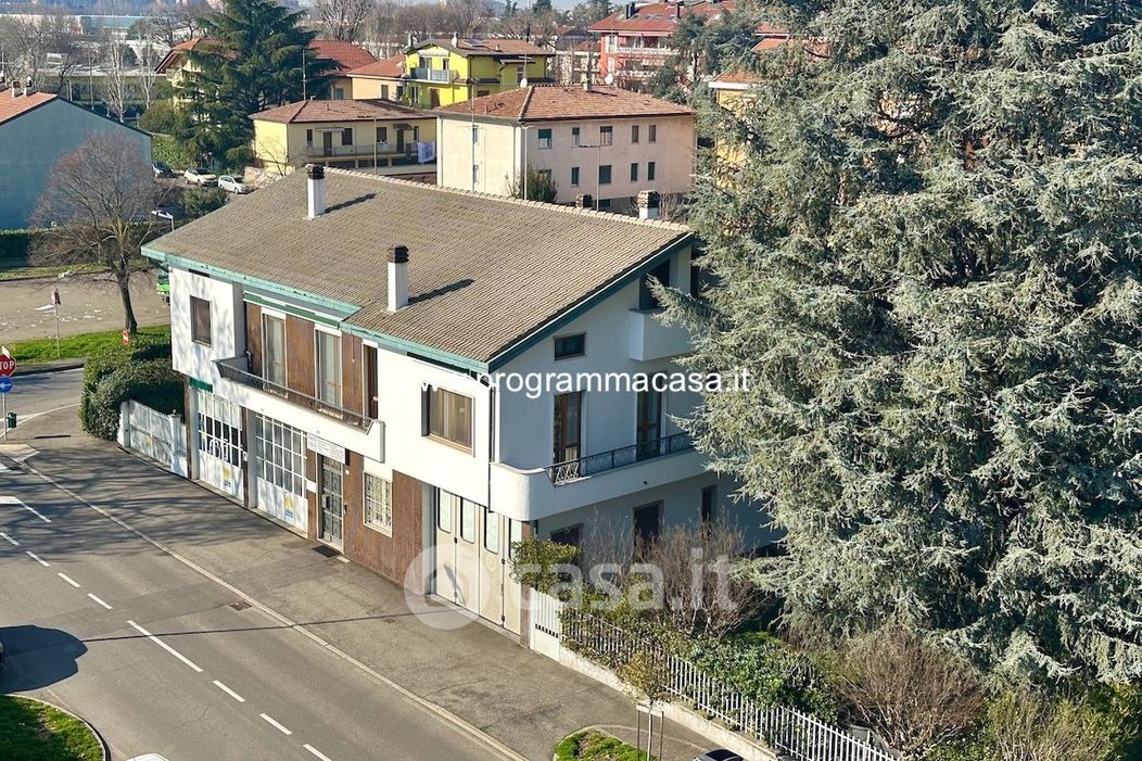 Casa indipendente in Vendita in Via Trieste a Segrate
