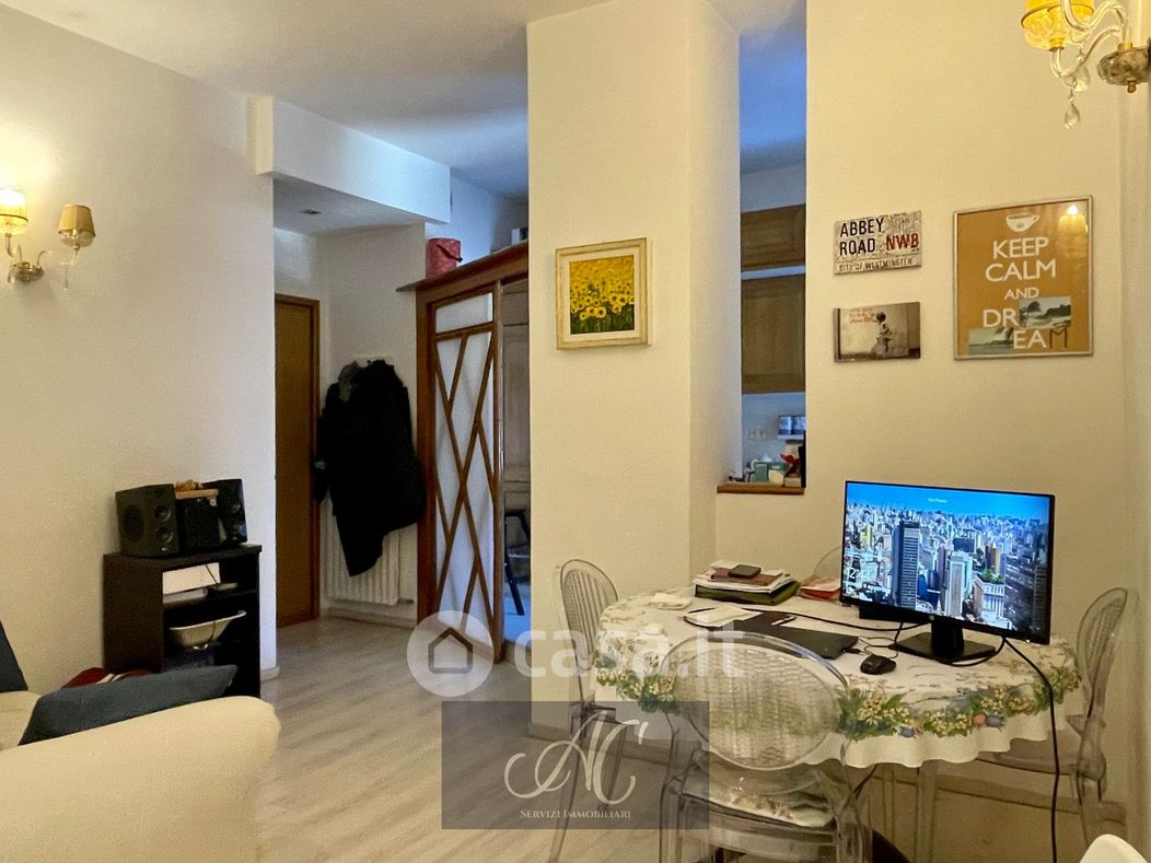 Appartamento in Affitto in Viale Emilio Caldara 37 a Milano