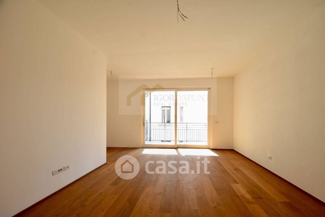 Appartamento in Vendita in Via Giosuè Carducci a Bolzano