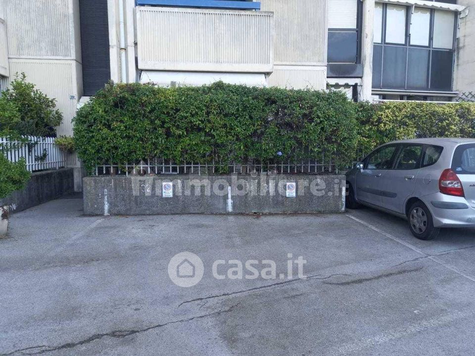 Garage/Posto auto in Vendita in Via Emilio Salgari a Genova