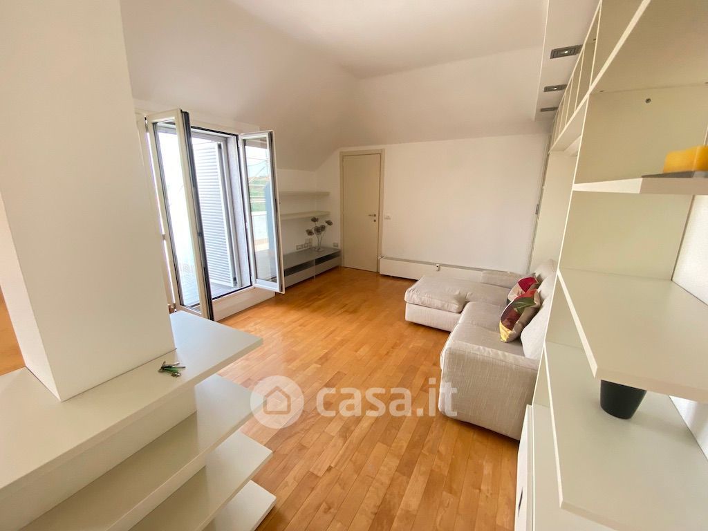 Appartamento in Affitto in Via Medeghino 9 a Milano