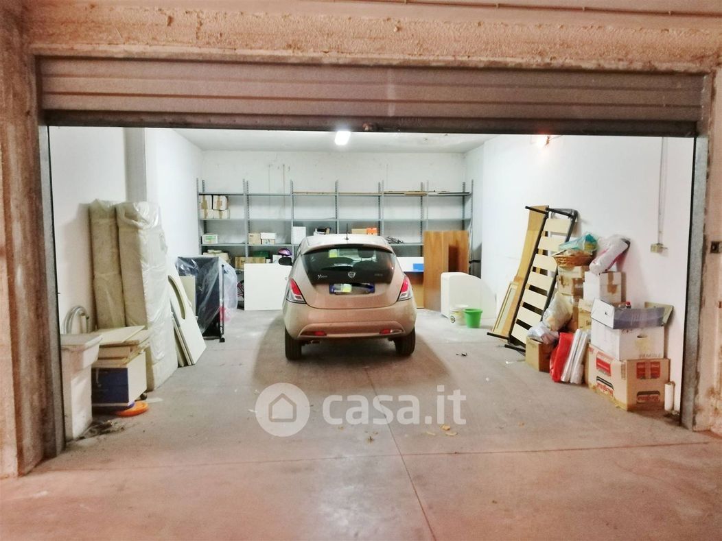 Garage/Posto auto in Vendita in Via Milano a Battipaglia