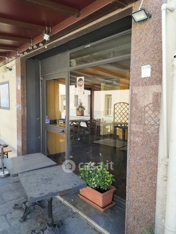 Negozio/Locale commerciale in Vendita in Via Roma 40 a Polesine Zibello