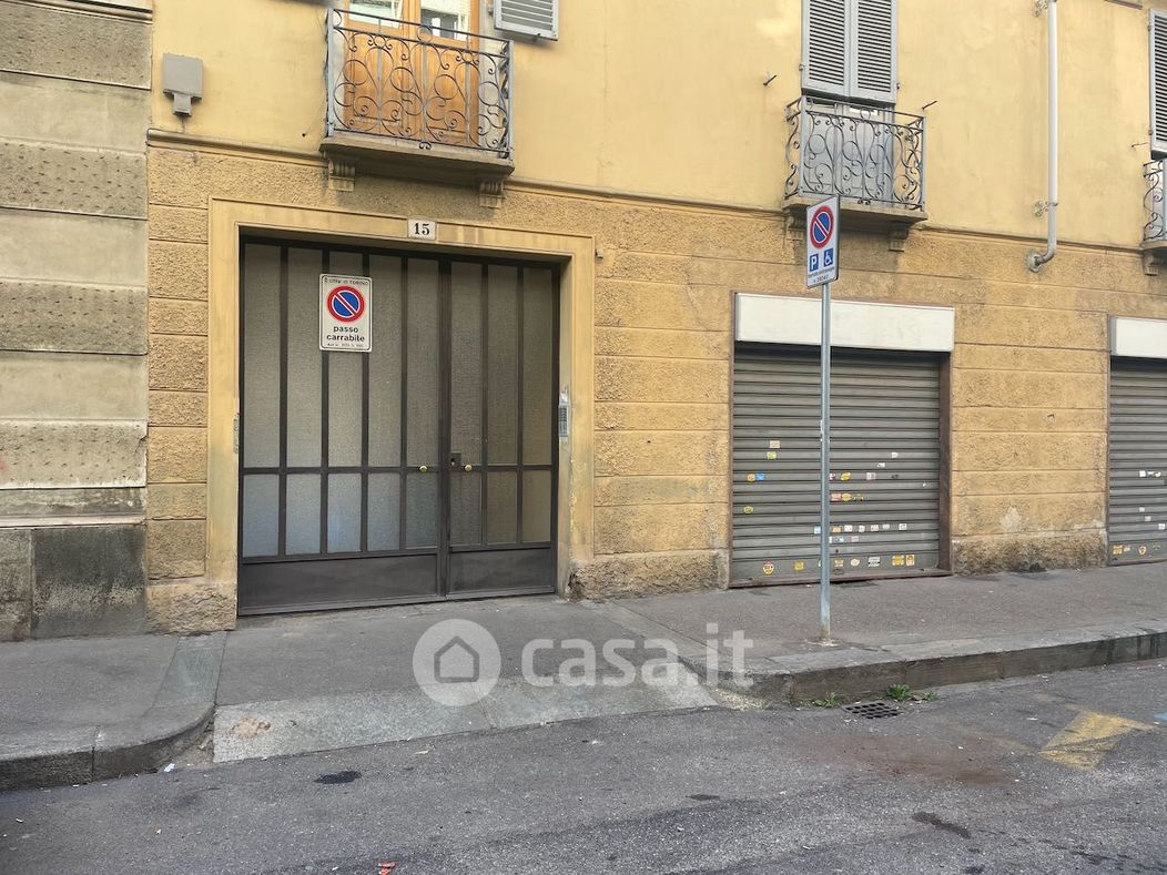 Garage/Posto auto in Vendita in Via vibo 15 a Torino