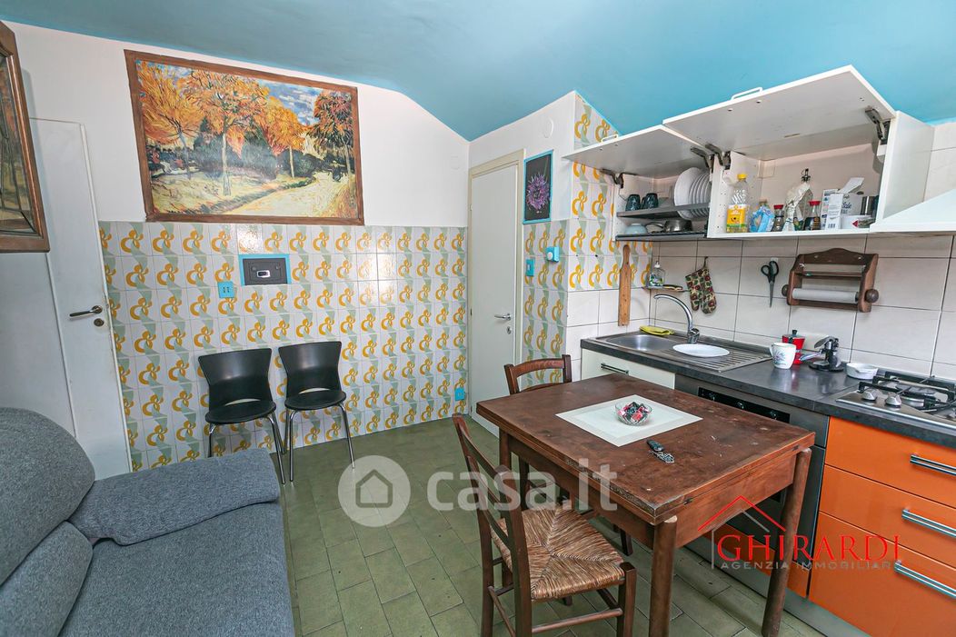 Appartamento in Vendita in Via Ciro Menotti 25 a Genova