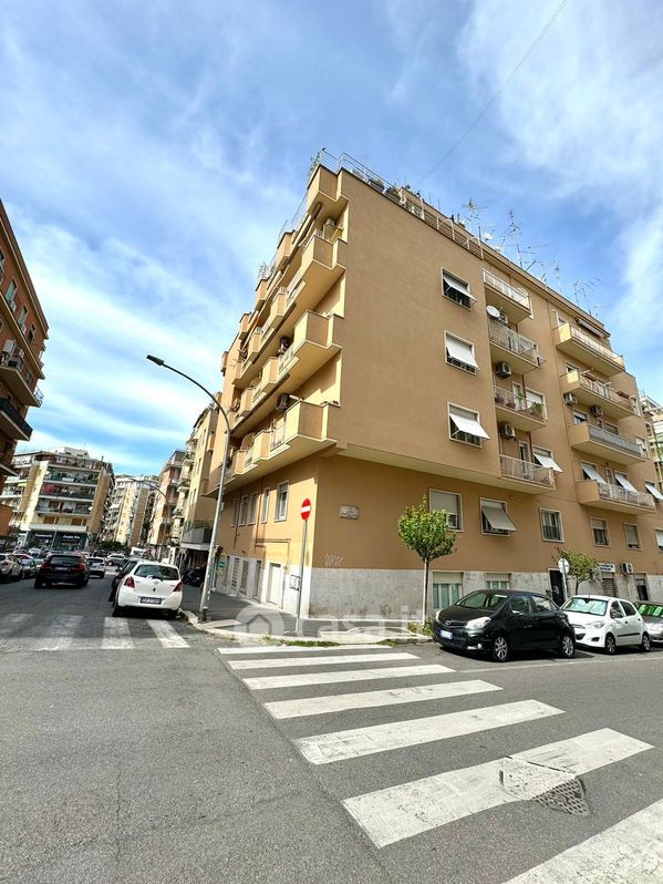 Appartamento in Vendita in Via Laura Mantegazza a Roma