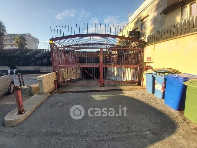 Garage/Posto auto in Vendita in Via Enrico De Nicola a Castellammare di Stabia