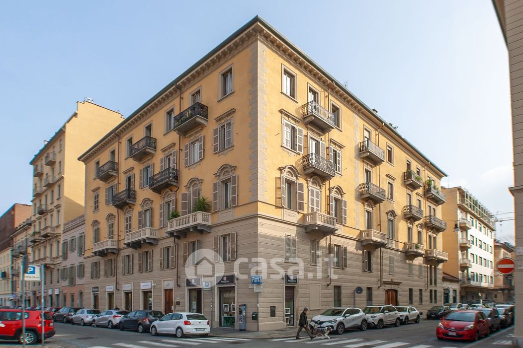 Appartamento in Vendita in Corso Re Umberto 37 a Torino