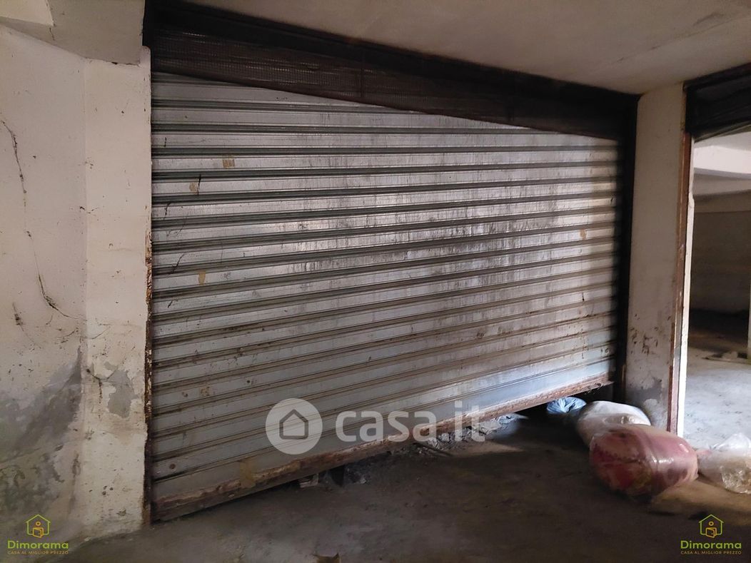 Garage/Posto auto in Vendita in Via Francesco Gozzolino a Casandrino