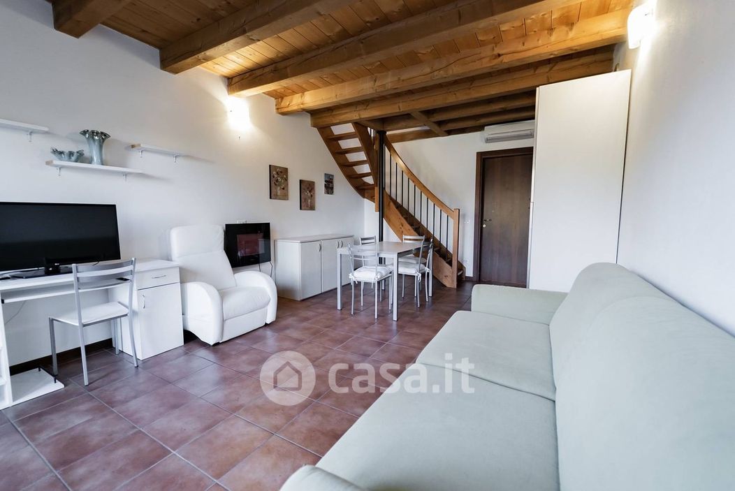 Appartamento in Vendita in Via Brolo 2 a Castelnuovo del Garda