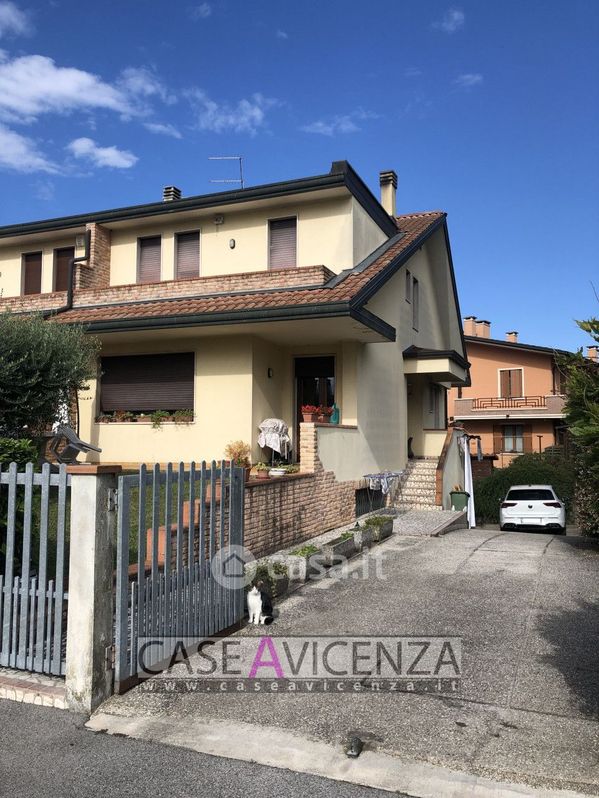 Casa Bi/Trifamiliare in Vendita in Via Roma a Grisignano di Zocco