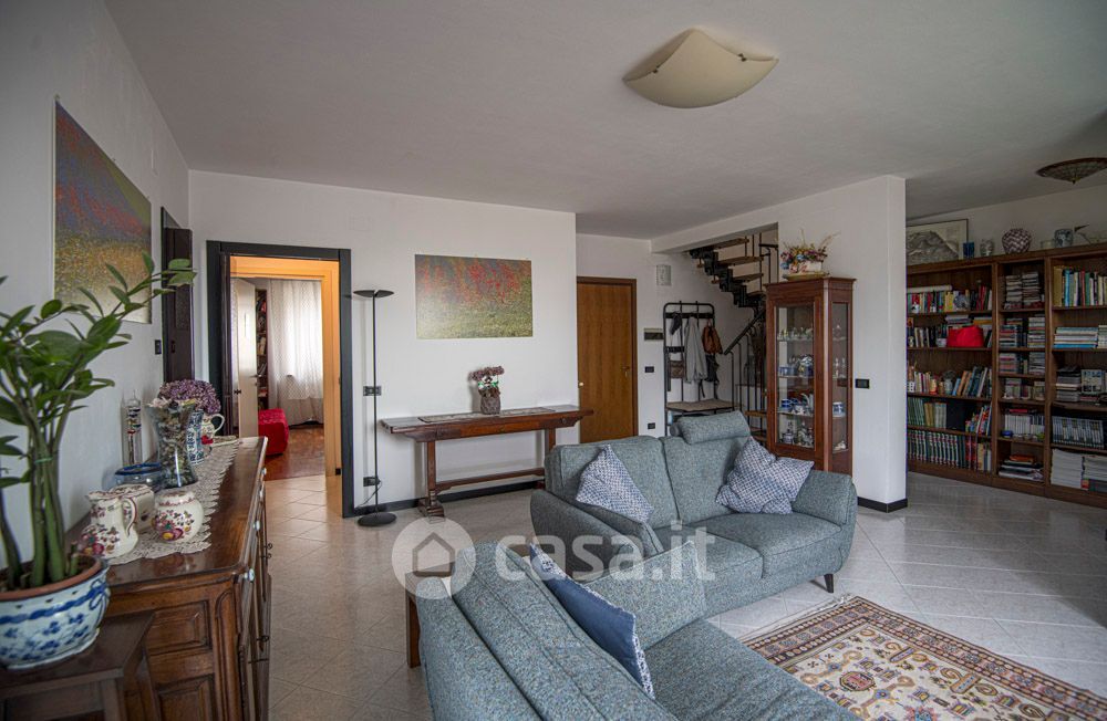 Appartamento in Vendita in Via Raspolini a La Spezia
