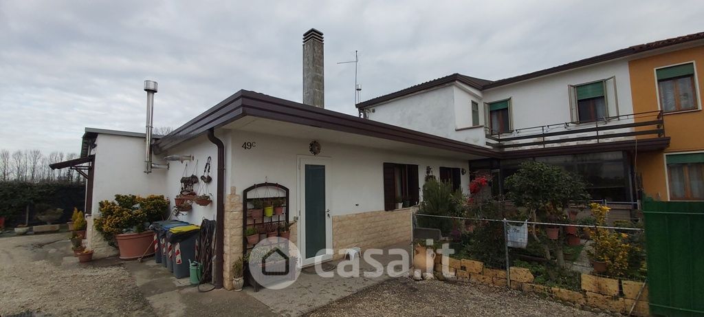 Casa Bi/Trifamiliare in Vendita in Via Fossa Donne a Mira