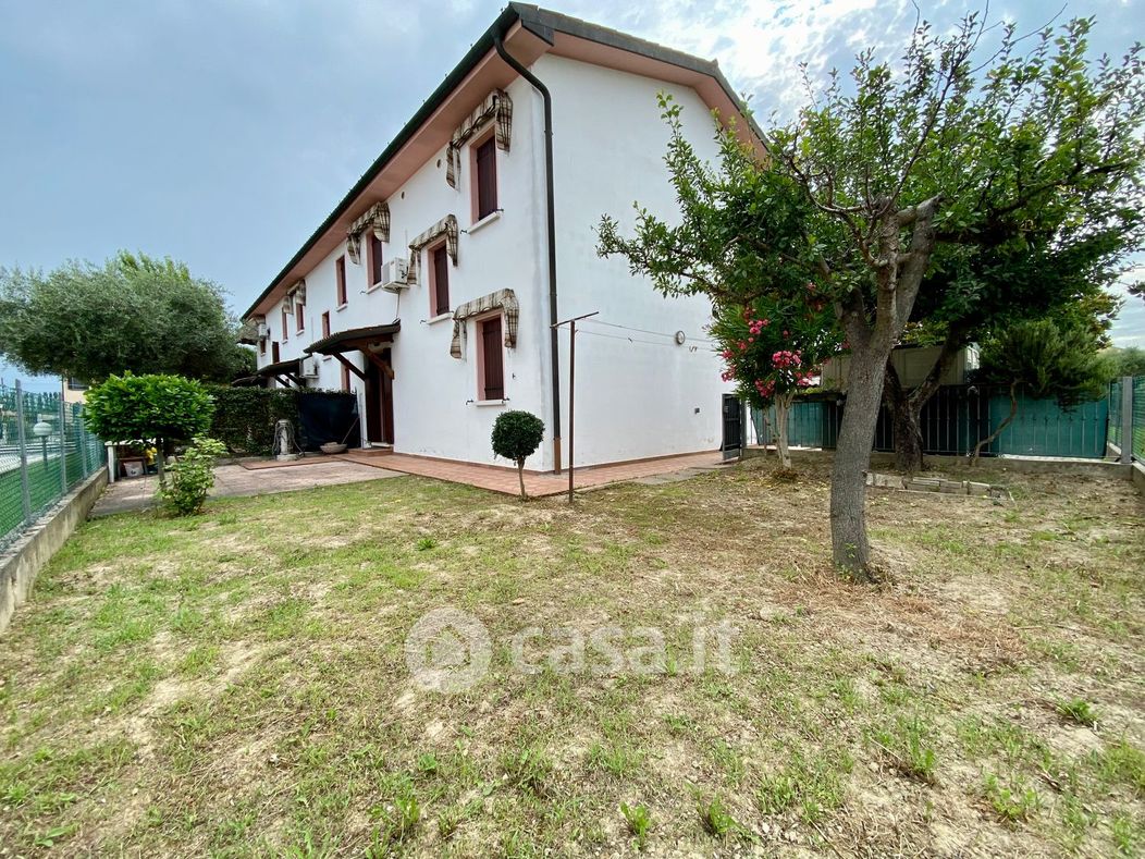 Casa Bi/Trifamiliare in Vendita in Via Lago di Vico a Mira