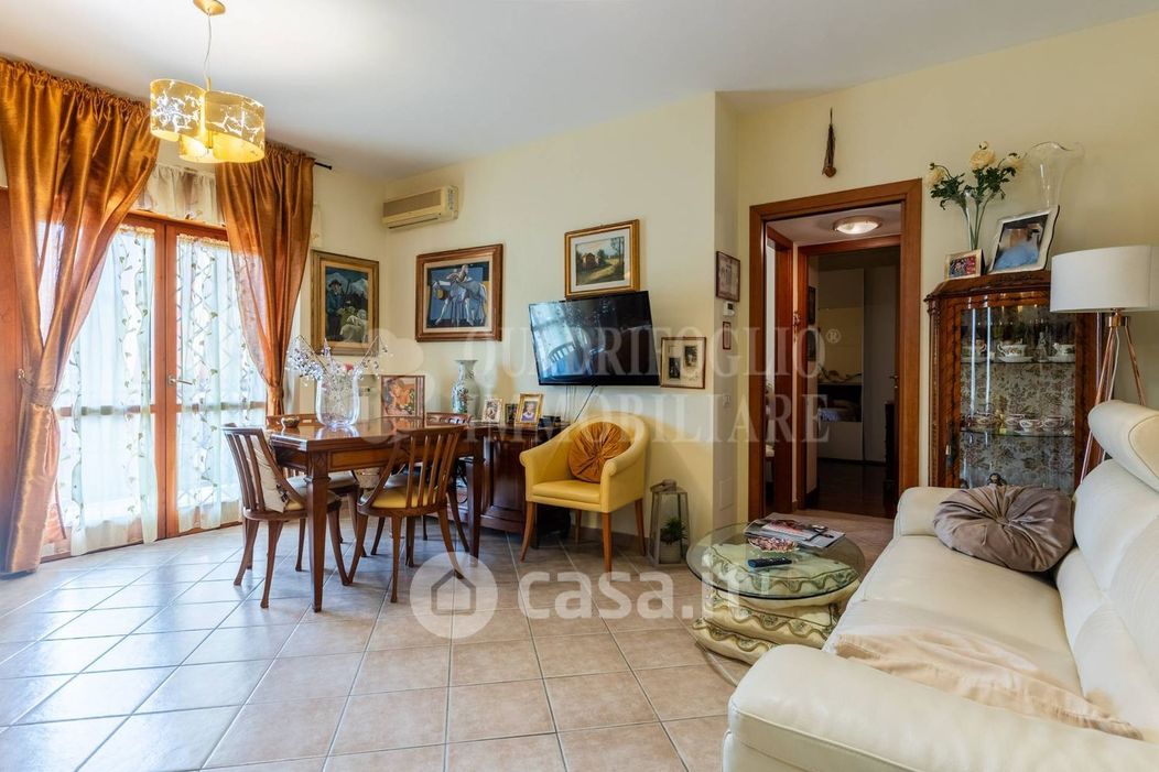Appartamento in Vendita in Via Costanzo Casana 293 a Roma