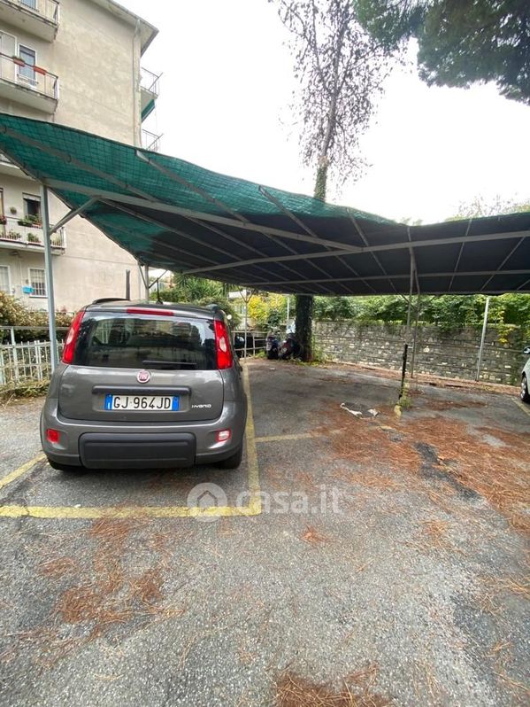 Garage/Posto auto in Vendita in Via Majorana 66 rosso a Genova