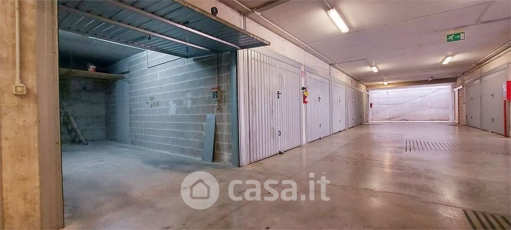 Garage/Posto auto in Vendita in Via Pietro Belon a Roma