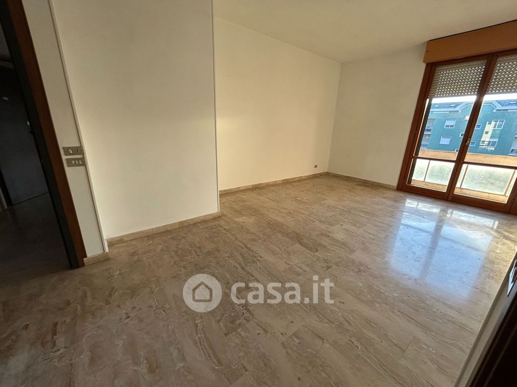 Appartamento in Vendita in Via Giuseppe Chicco 15 a Vercelli