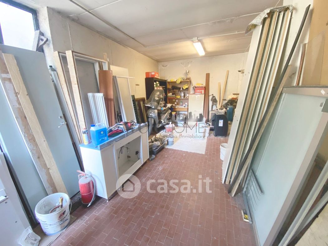 Garage/Posto auto in Vendita in Via Dei Platani a Campi Bisenzio