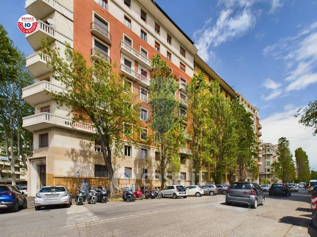 Appartamento in Vendita in Viale Carso 1 a Roma