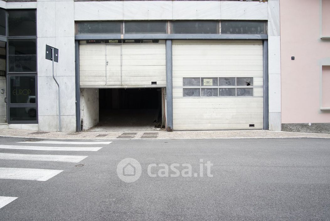 Garage/Posto auto in Vendita in Via Santo Garovaglio 28 a Como