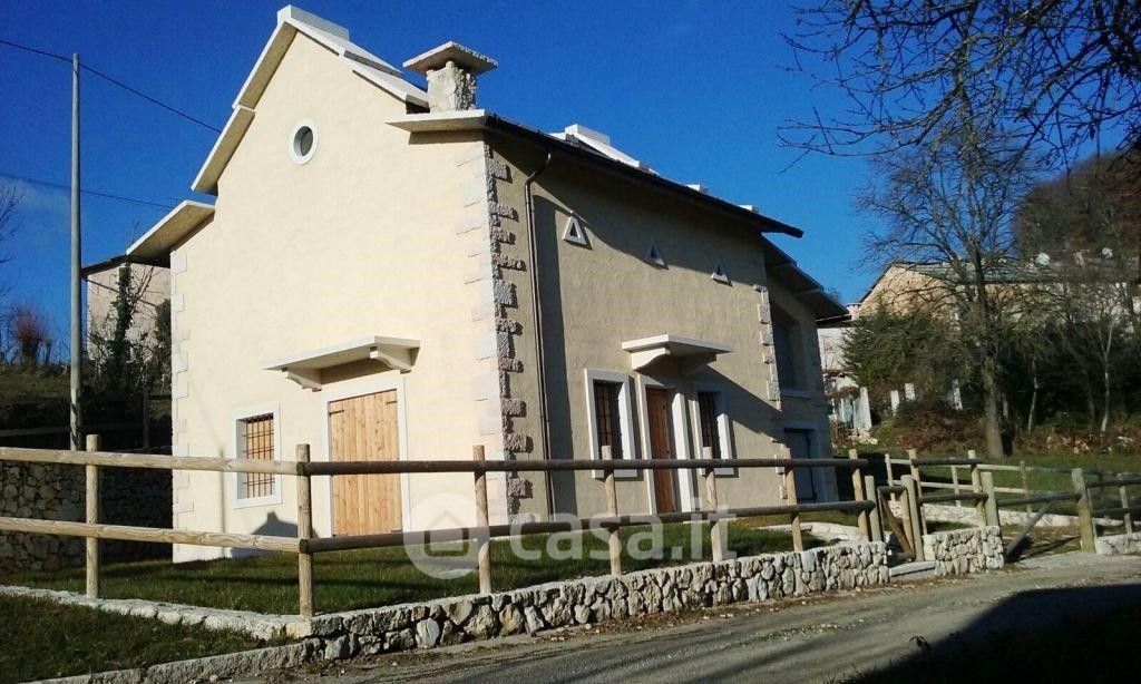 Rustico/Casale in Vendita in a Bosco Chiesanuova