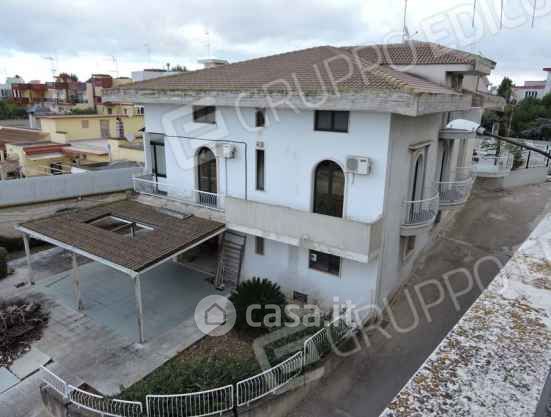 Villa in Vendita in Viale Gennaro Trisorio-Liuzzi a Bari