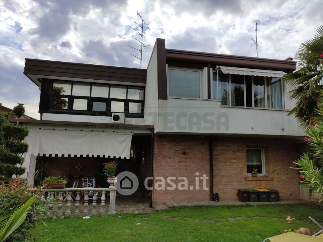 Casa Bi/Trifamiliare in Vendita in Via Attimis 47 a Udine