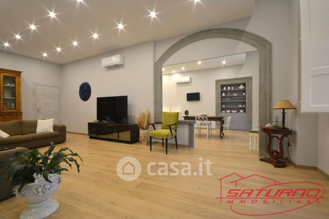 Appartamento in Vendita in Via Calderia a Lucca